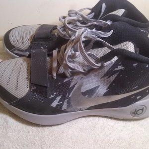 Nike Kd Trey 5 III  749379-001 Men's Size 10 Basketball Sneakers Gray